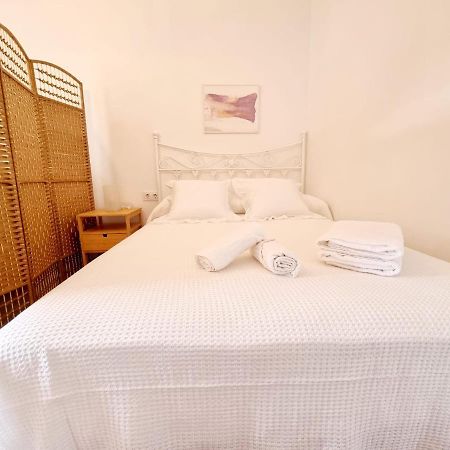 Apartamento Con Patio Sevillano Luaran gambar