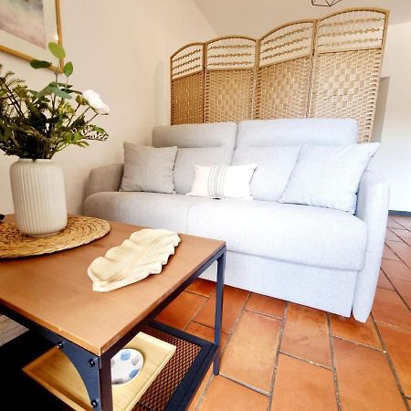 Apartamento Con Patio Sevillano Luaran gambar