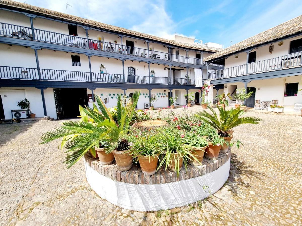 Apartamento Con Patio Sevillano Luaran gambar
